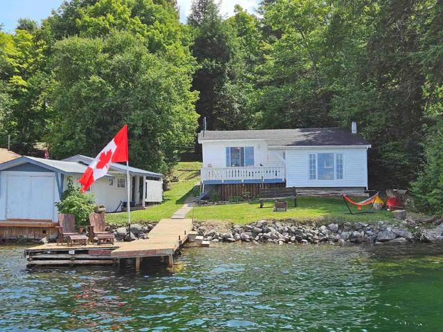 Northern Bliss, Cottage, Vacation Rental - Echo Bay - 3 Bed home in Short Term Rentals in Sault Ste. Marie