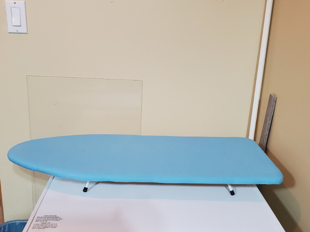 Planche à repasser sur table / Mini Iron Board dans Mobilier de salle à manger et cuisine  à Longueuil/Rive Sud