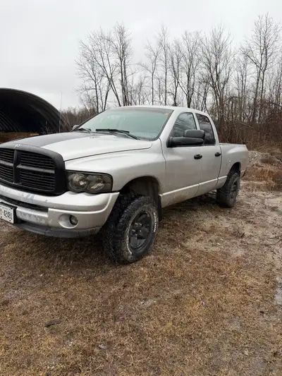 2002 dodge 1500 4.7l v8 blown head gasket Bed is currently unbolted but still on the frame Has some...