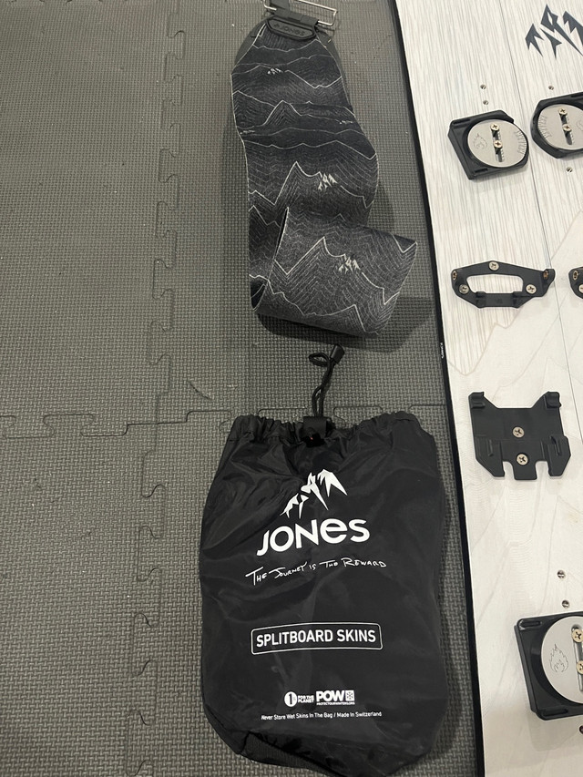 Jones Solution Splitboard 164cm with Nomad Pro skins in Snowboard in Trenton - Image 3