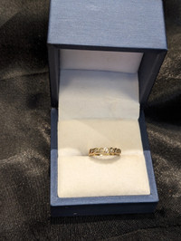 Women's 10K Gold Band with Diamonds~Size 5