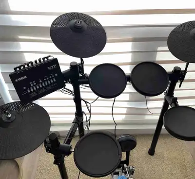 Yamaha DTX452K Electronic Drum Kit, View more