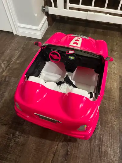 Doll car. Fits 18” dolls Smoke free home $20