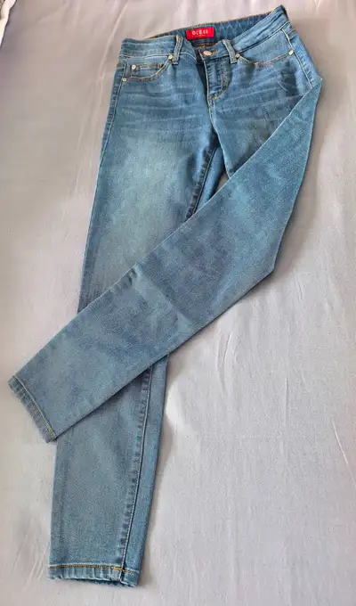 WOMEN'S JEANS, GUESS, SIZE 26, View more