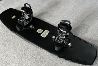Hyperlite Set-Syn 132 Wakeboard with Hyperlite Noise boots