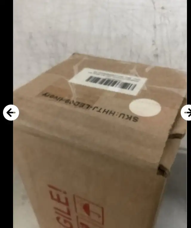 HELIOS&HESTIA 9 FT SOLAR LED WALL UMBRELLA  in Patio & Garden Furniture in Sarnia - Image 4