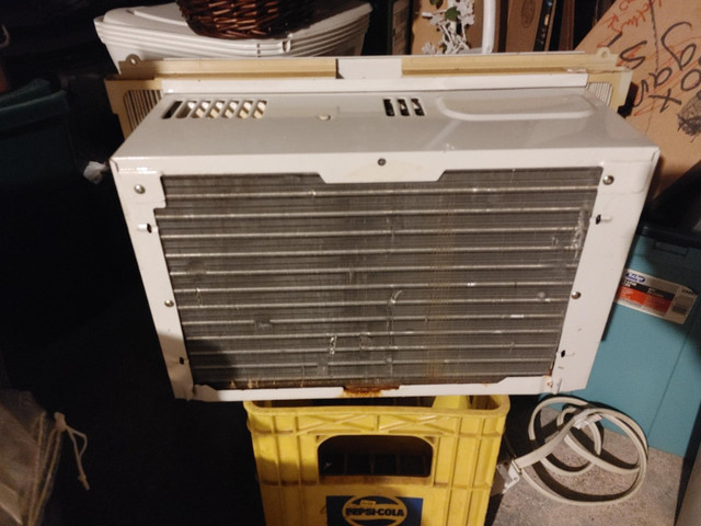 FIRST $75 TAKES IT ~ GE Window Air Conditioner ~ in Other in St. Catharines - Image 3