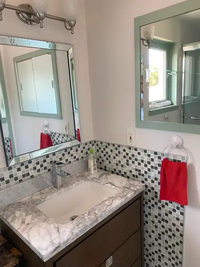 upstairs furnished, spacious, clean and bright bedrooms for rent, conveniently located at Erin Mills...