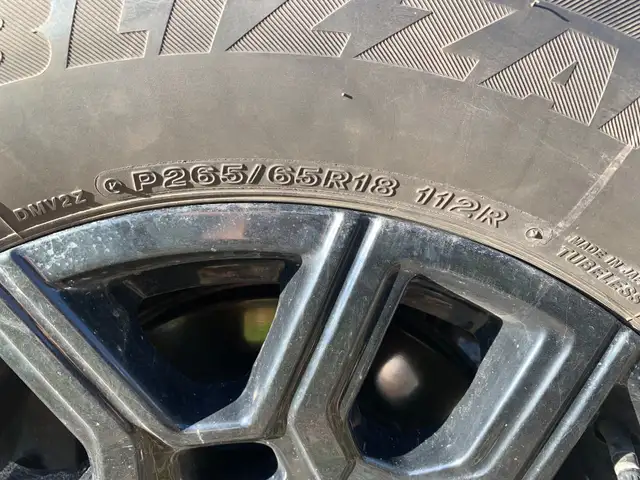 4 pneus d'hiver Bridgestone Blizzak : 1000$ (sans les mag) in Tires & Rims in Lévis - Image 3