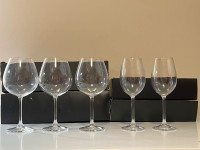 Sets of red/white wine glasses