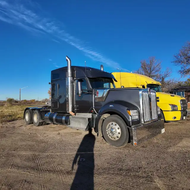 2023 Kenworth W990 — Crude/Side/End Dump/Bottles in Heavy Trucks in Saskatoon - Image 5
