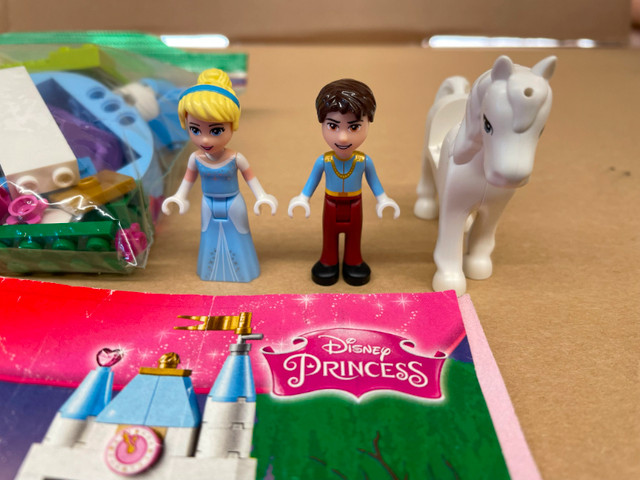 LEGO Juniors 10729 Cinderella’s Carriage 2 Minifigures in Toys & Games in Regina - Image 3