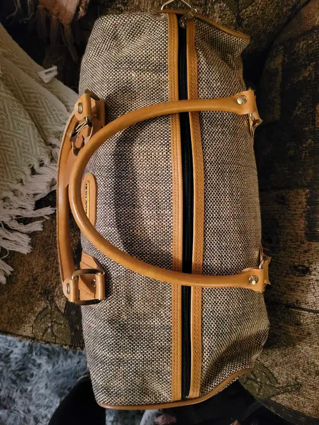 Vintage Fifth Avenue bag. Amazing condition!63660964616705123