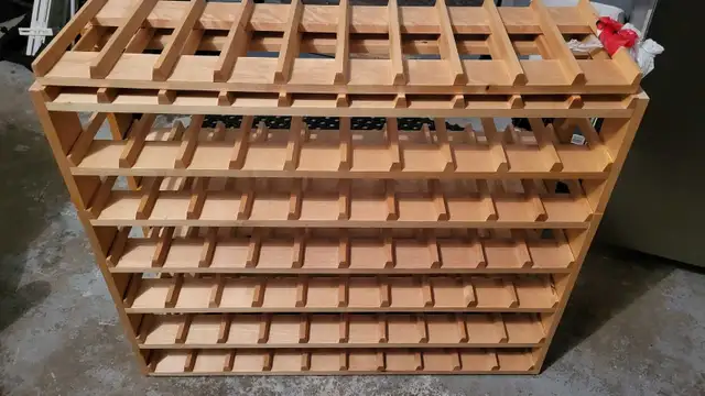 Rack à bouteilles de vin en bois franc in Bookcases & Shelving Units in Gatineau - Image 2