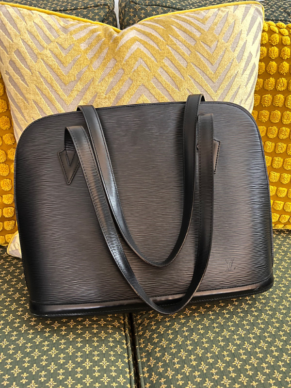 Louis Vuitton Multi-Purchase Bag in Women's - Bags & Wallets in Ottawa - Image 2
