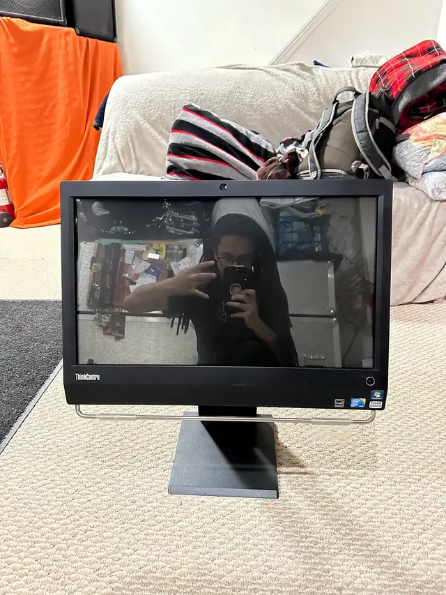 Thinkcentre Lenovo M90z - All-In-One in Desktop Computers in Mississauga / Peel Region - Image 2