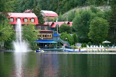 Bord de lac/ Laurentides/condo x 6 pers/11 au 18 juillet/, View more