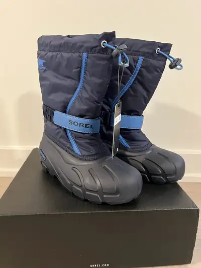 New Sorel kid Winter boots Size 3