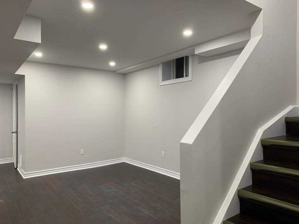 Basement rental 2 Bdrm + Den Sep entrance 4