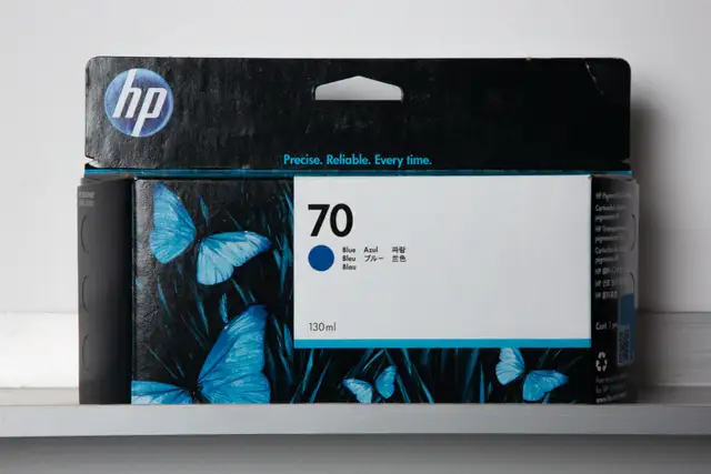 Genuine HP 70 Blue ink for DesignJet - Expires Feb 2026 in Printers, Scanners & Fax in City of Toronto - Image 2