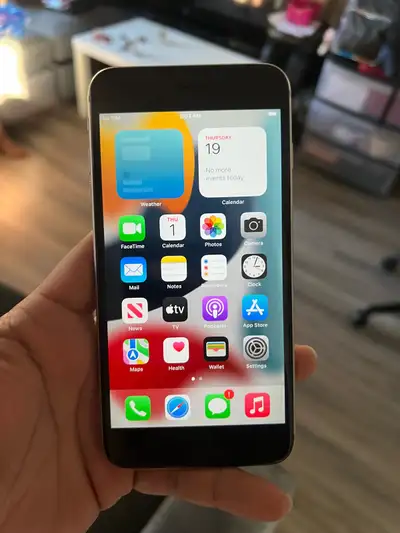 This iPhone 6s plus Very good condition Wifi only sim not working