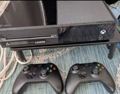 Xbox One 500GB Bundle - Kinect Sensor, 2 Controllers + 4 Games, View more