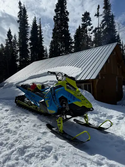 1900 km Mackenzie bc Runs good Or trade for something in equal value