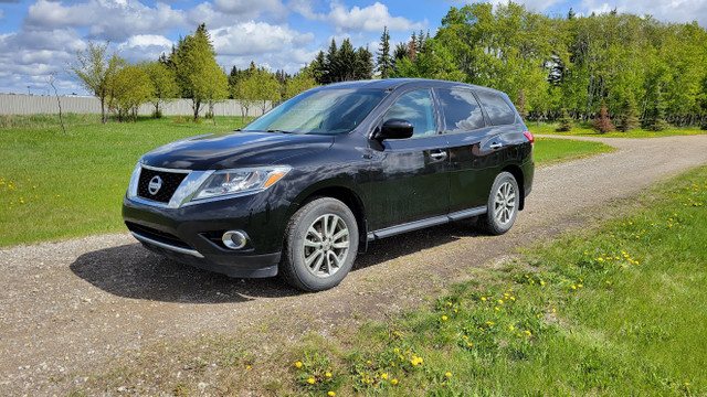 2015 Nissan Pathfinder in Cars & Trucks in Red Deer - Image 4