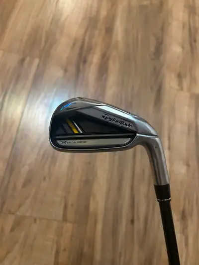 Selling a TaylorMade RocketBallz custom 4-iron. Excellent condition. Included is a midsize super str...