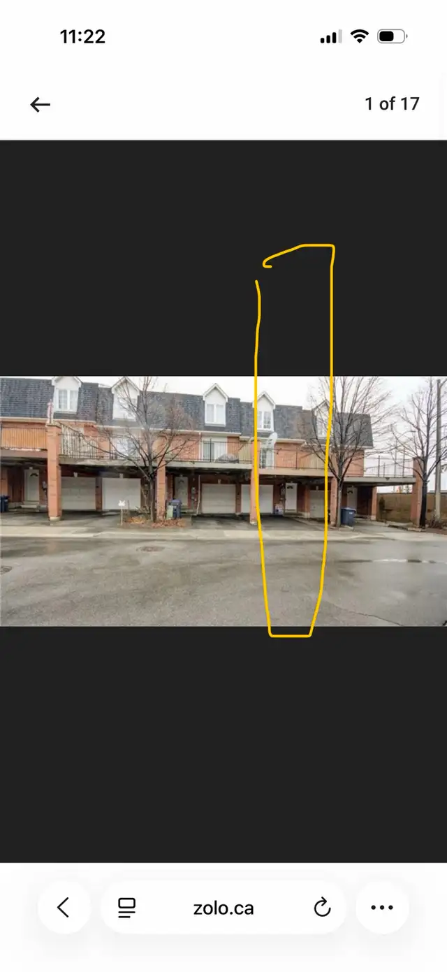 3 plus den Small Townhouse Nov 1 Mississauga