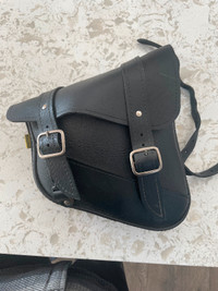 Swing Arm Bag Leather