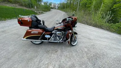 Screaming Eagle Limited edition, motor rebuilt, at Harley Davidson, Gatineau at 136,000 km, receipts...