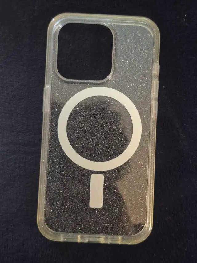 OtterBox Symmetry MagSafe Case for iPhone 15 Pro in Cell Phone Accessories in City of Toronto - Image 4
