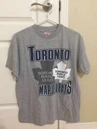 toronto maple leaf shirt in Ontario - Kijiji Canada