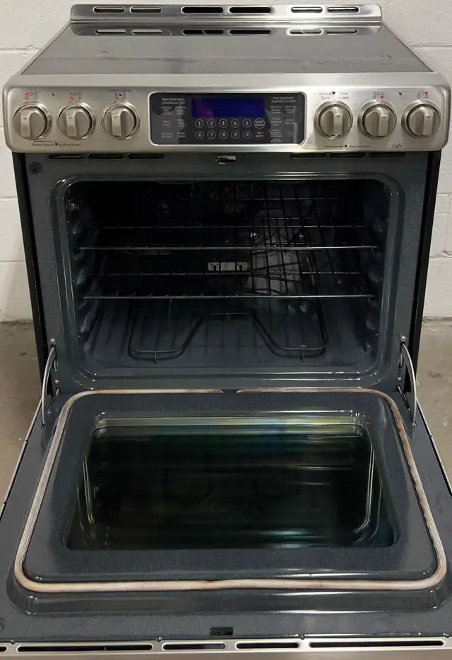 -SALE! Slide-In Electric Stove “GE” 30 inch in Stoves, Ovens & Ranges in Barrie - Image 3