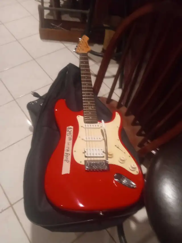 musical instruments in Guitars in City of Toronto - Image 4