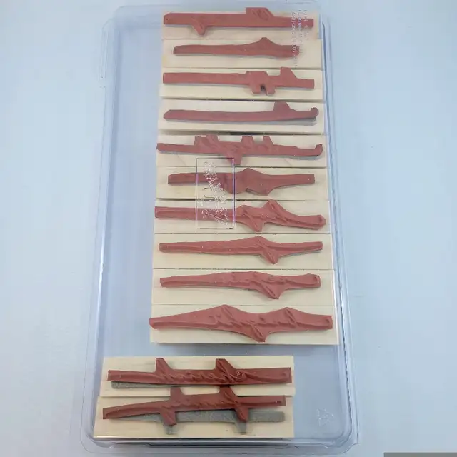 Hero Arts Holiday Border Stamps Word Paper Crafts Card Making Sc in Hobbies & Crafts in Strathcona County - Image 6