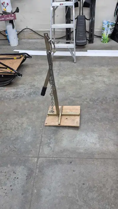 Snowmobile lift