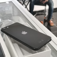 2020 Apple iphone SE