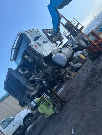 We dismantled trucks for parts and load sea containers for export! Need some one who know well to us...