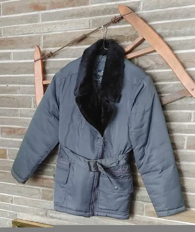 Woman's Like New Gray Winter Jacket in Women's - Tops & Outerwear in Peterborough - Image 3