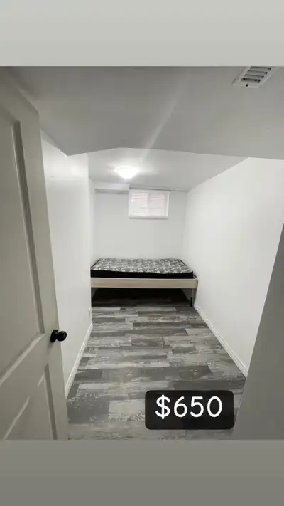 Private rooms for rent. $650, $700, $725, $800 depending on size Call or text or WhatsApp 6️⃣4️⃣7️⃣6...