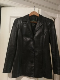 Danier Italian leather jacket women's Sz can P. usa 4-6