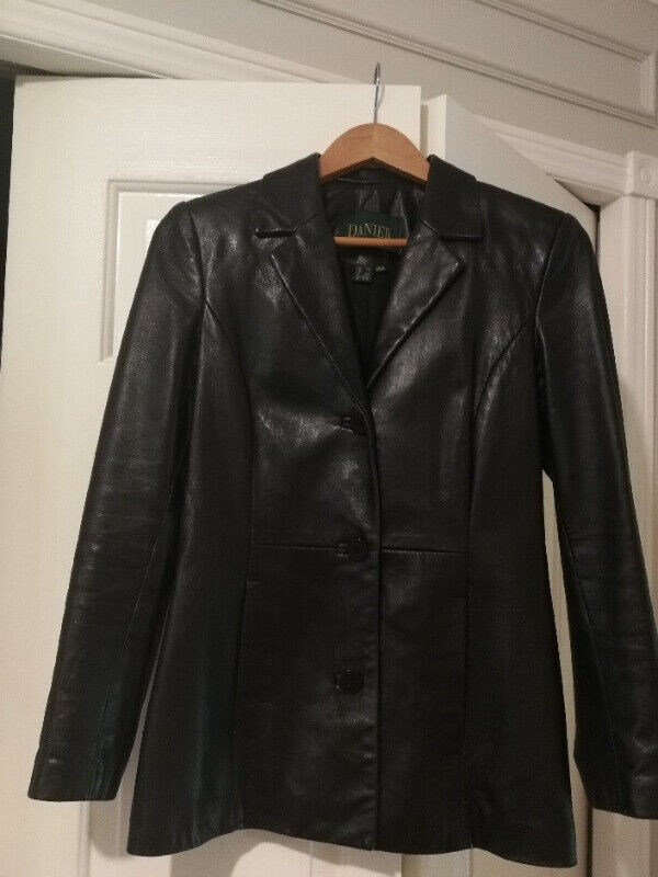 Danier Italian leather jacket women's Sz can P. usa 4-6 in Women's - Tops & Outerwear in Oshawa / Durham Region