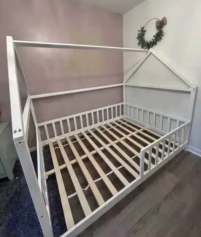 Lit maison Montessori double avec barrières | Side Opening, View more