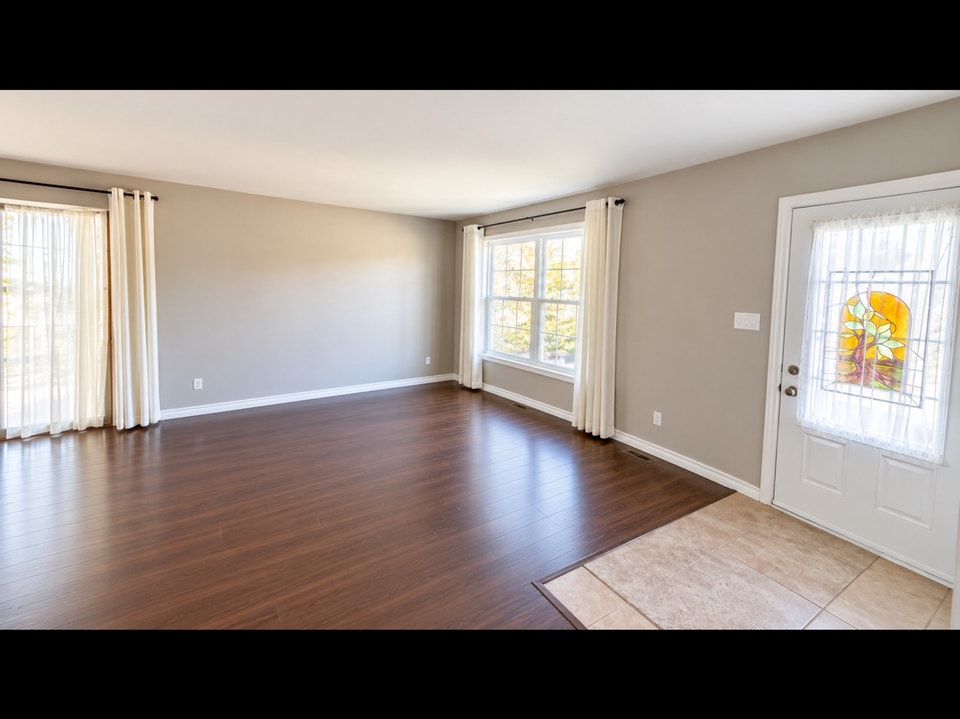 SUPERBE APPARTEMENT 4 1/2 - TYPE CONDO 3