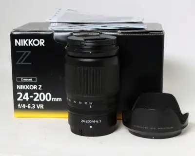 ニコンNIKKOR Z 24-200mm f/4-6.3 VR nikon z 24 200 in Cameras & Camcorders in Toronto (GTA