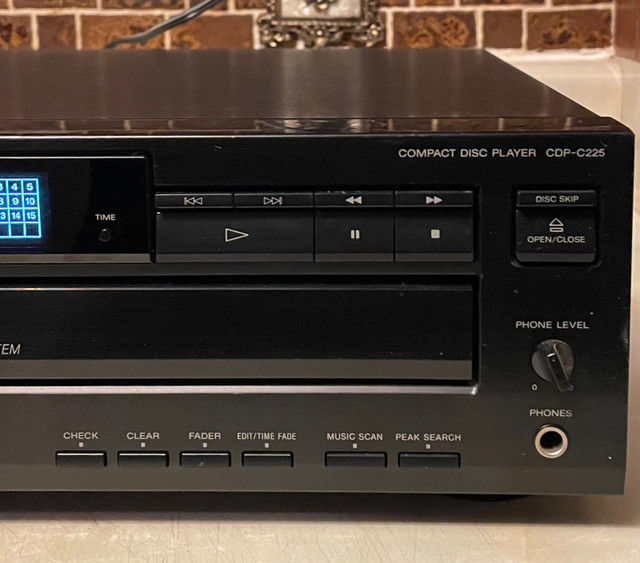 SONY CDP-C225 Compact Disc Player 5-CD Changer WORKS PERFECT EX! in Stereo Systems & Home Theatre in Hamilton - Image 4