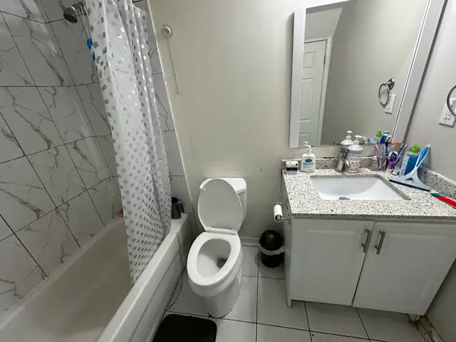 private room for rent -650$ in Short Term Rentals in Mississauga / Peel Region - Image 9