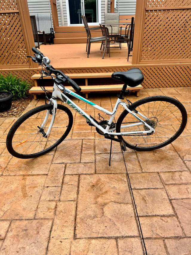 Women’s CCM Orion Bike in Road in Gatineau - Image 2
